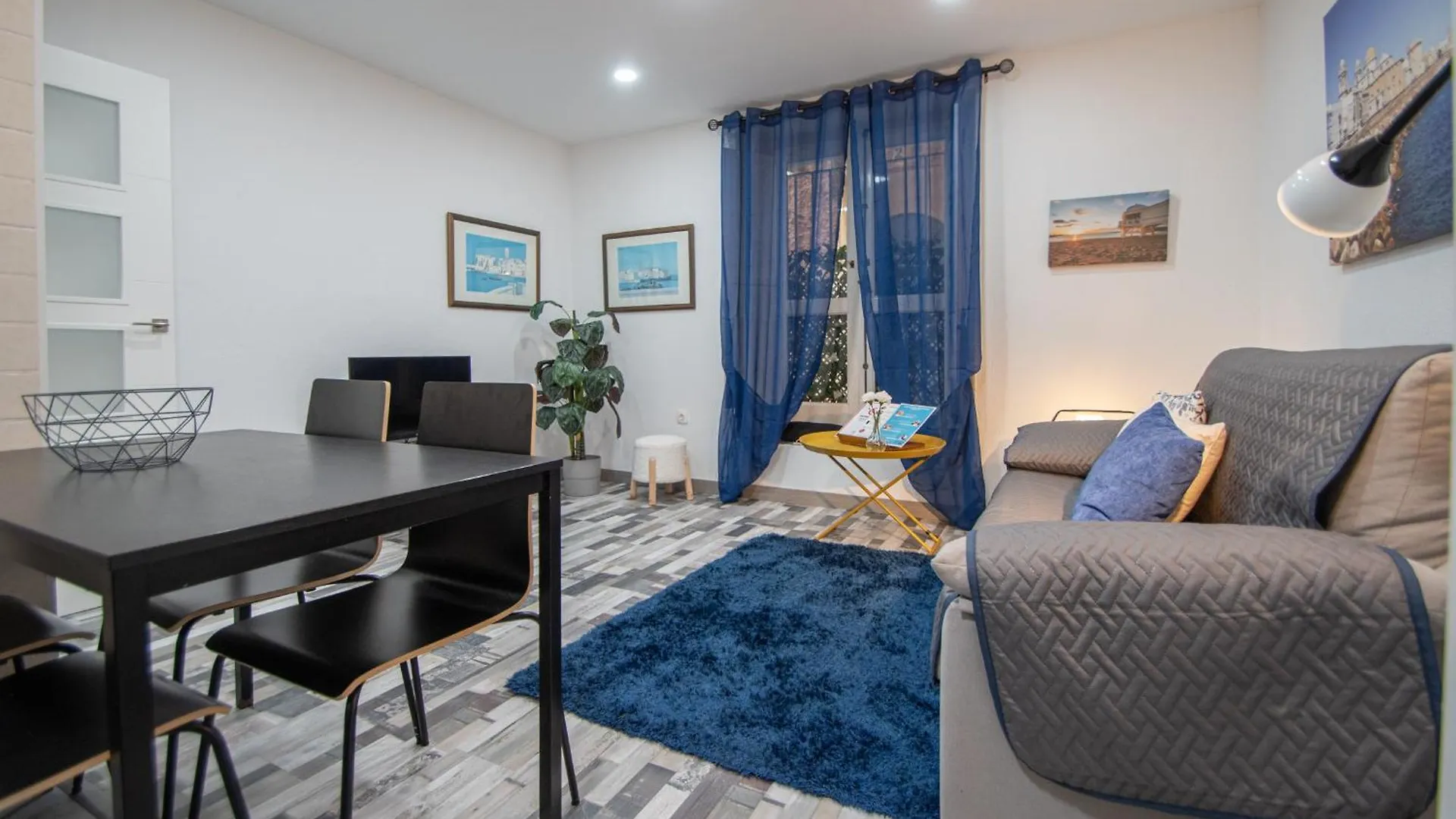 Apartamento Arco De Los Blanco Cádis 0*,